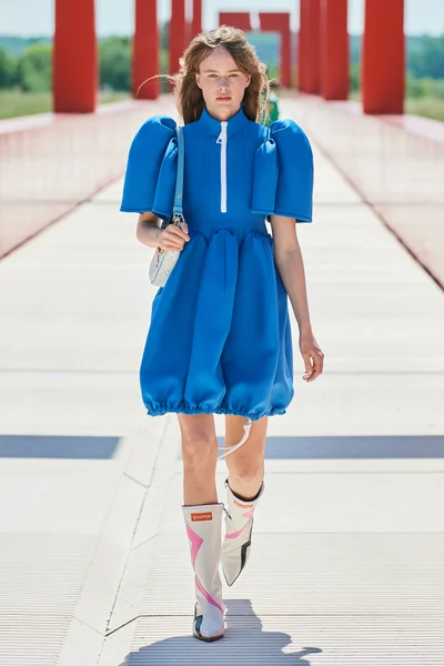 Look 4
